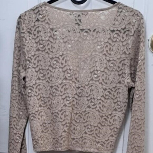 New Women's Floral Lace LS Beige V-Neck Crop Tops - Picture 2 of 3